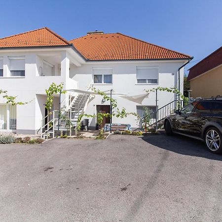 Deli Terasz B Apartman Free Parking, Self-Check-In Anytime Gyor Luaran gambar