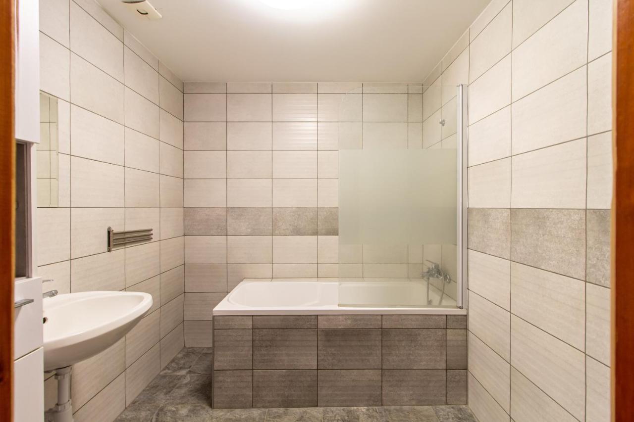 Deli Terasz B Apartman Free Parking, Self-Check-In Anytime Gyor Luaran gambar