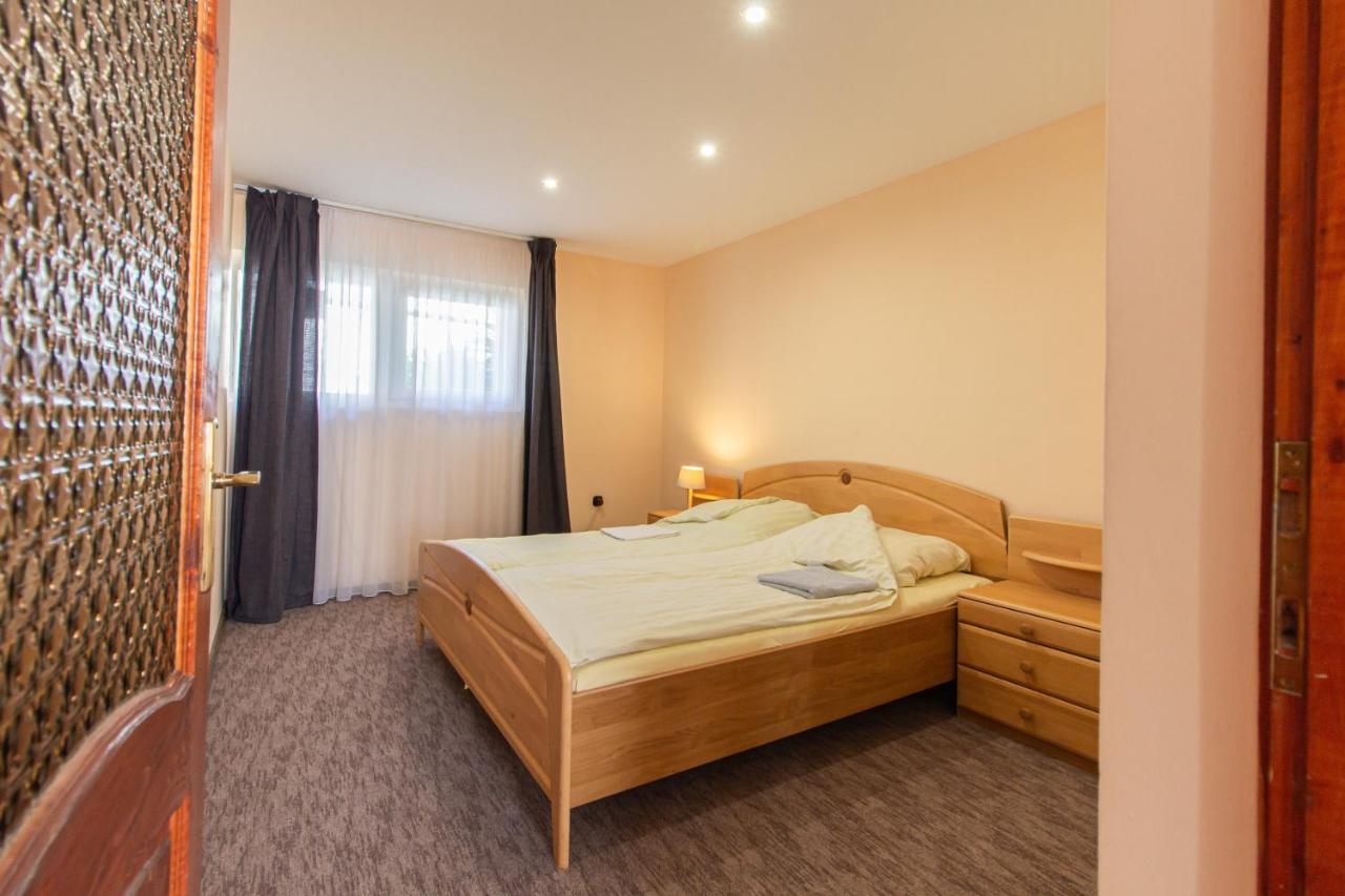 Deli Terasz B Apartman Free Parking, Self-Check-In Anytime Gyor Luaran gambar