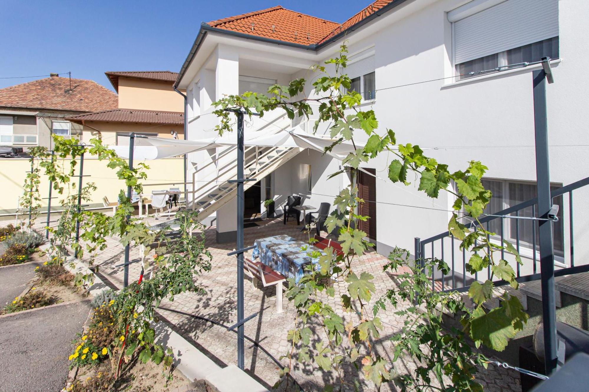 Deli Terasz B Apartman Free Parking, Self-Check-In Anytime Gyor Luaran gambar